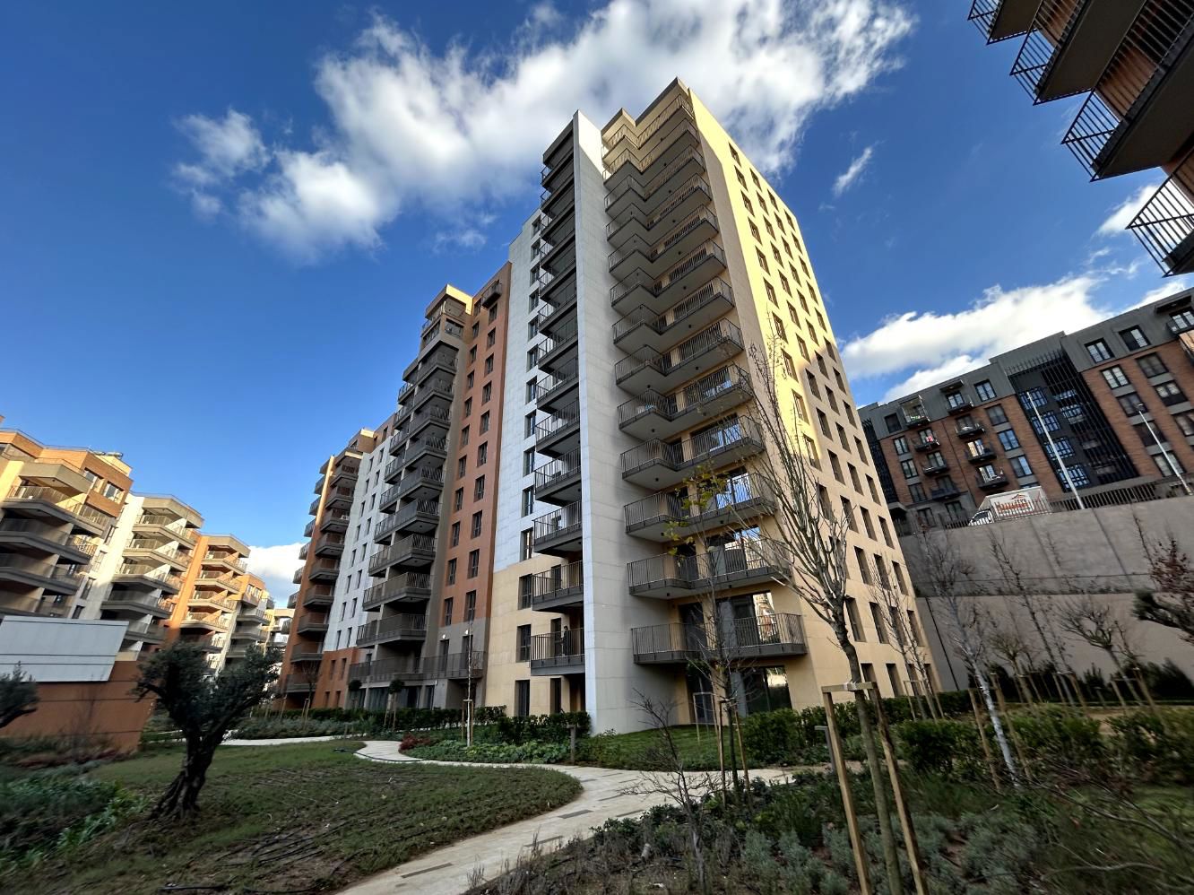 ÜMRANIYE SINPAŞ FINANSŞEHIR KORU AURA 170M2 KIRALIK 3+1 DAIRE