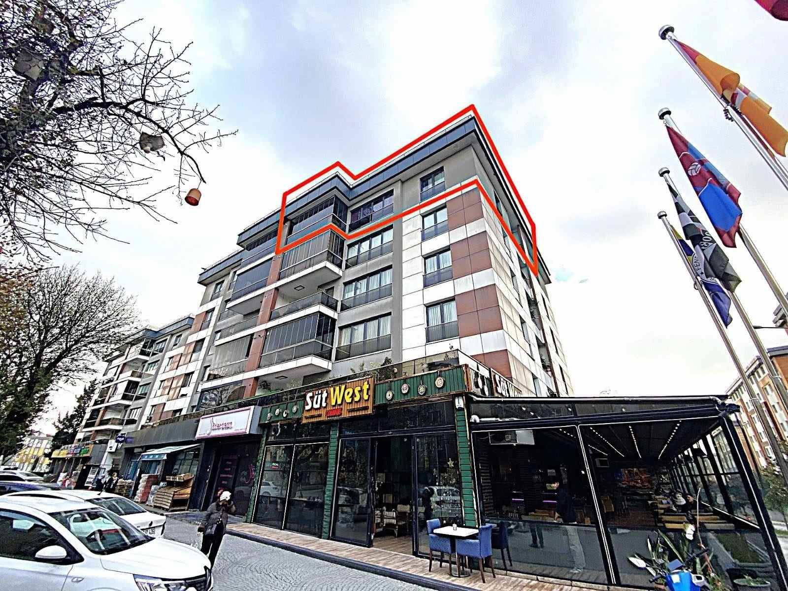 REMAX ASHILL BAHÇELIEVLER YENIBOSNA MERKEZ SATILIK ULTRA GENIŞ 4+1 DAIRE