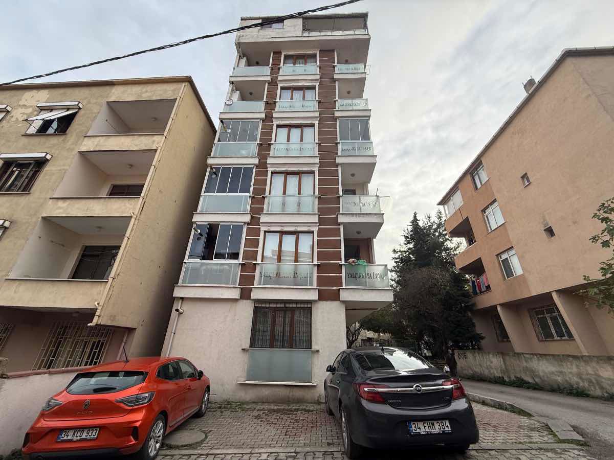 KARTAL HÜRRİYET MAHALLESİNDE,SESSİZ VE NEZİH LOKASYONDA SATILIK DAİRE