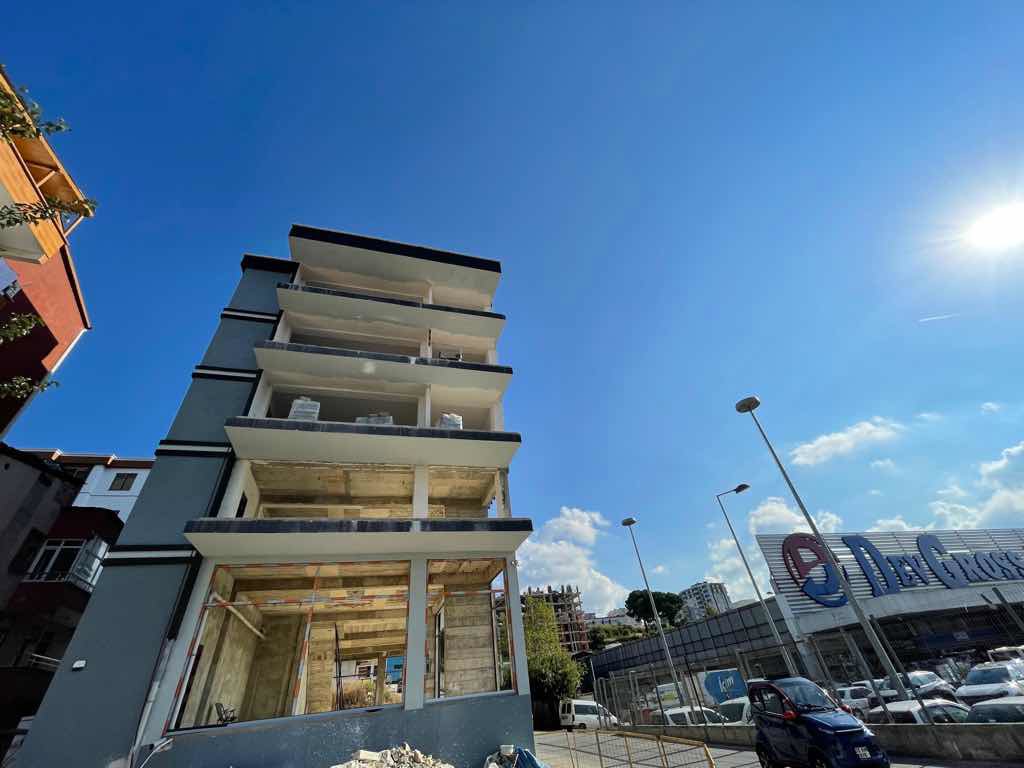 REMAX PARK BARLAS GÜRLER'DEN CANİK DEVGROSS YANI SATILIK 1+1 OFİS