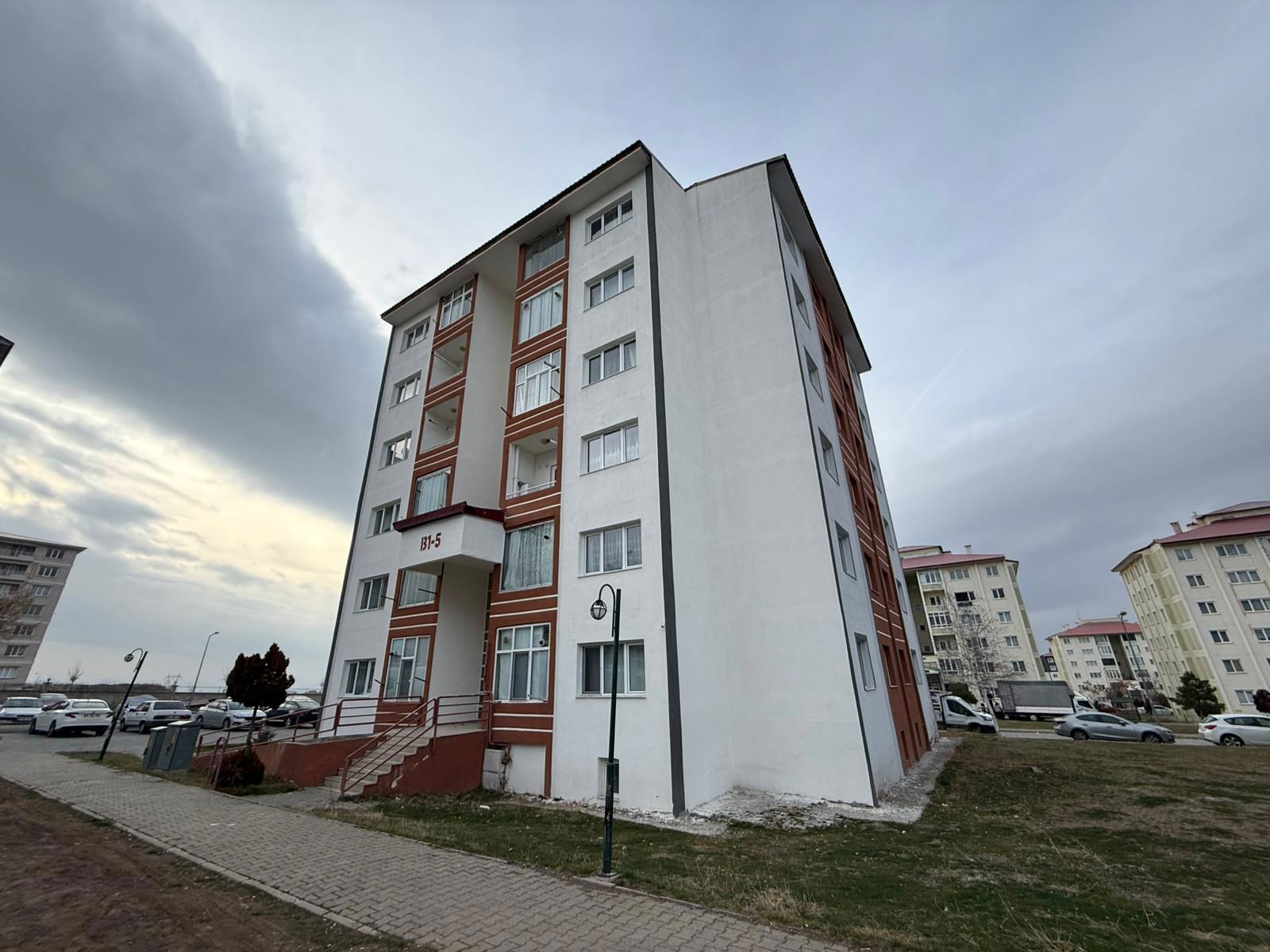 REMAX İLKE'DEN ÇAT YOLU TOKİLERDE 2+1 SATILIK DAİRE