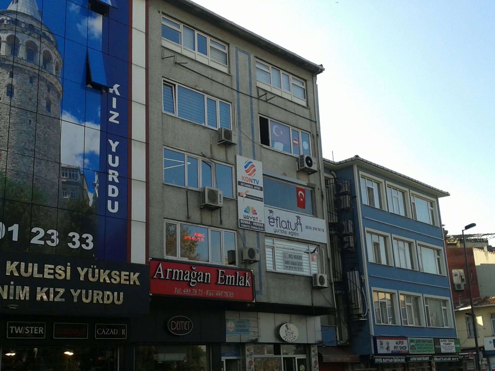 ÜSKÜDAR MERKEZDE SATILIK, FULL EŞYALI 1+1 DAIRE