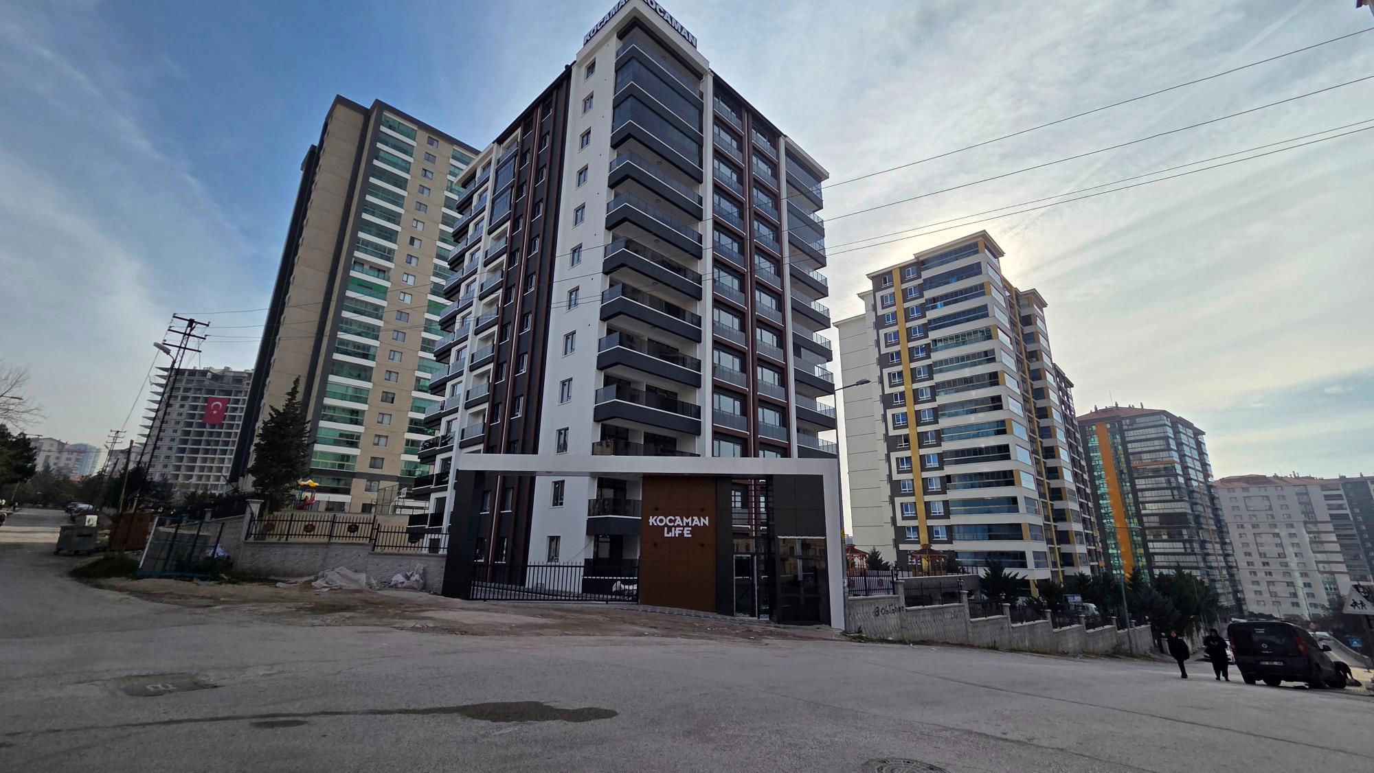 GÜNEŞEVLER MAHALLESİ KOCAMAN LİFE SİTESİ 170M2 4+1 SATILIK DAİRE