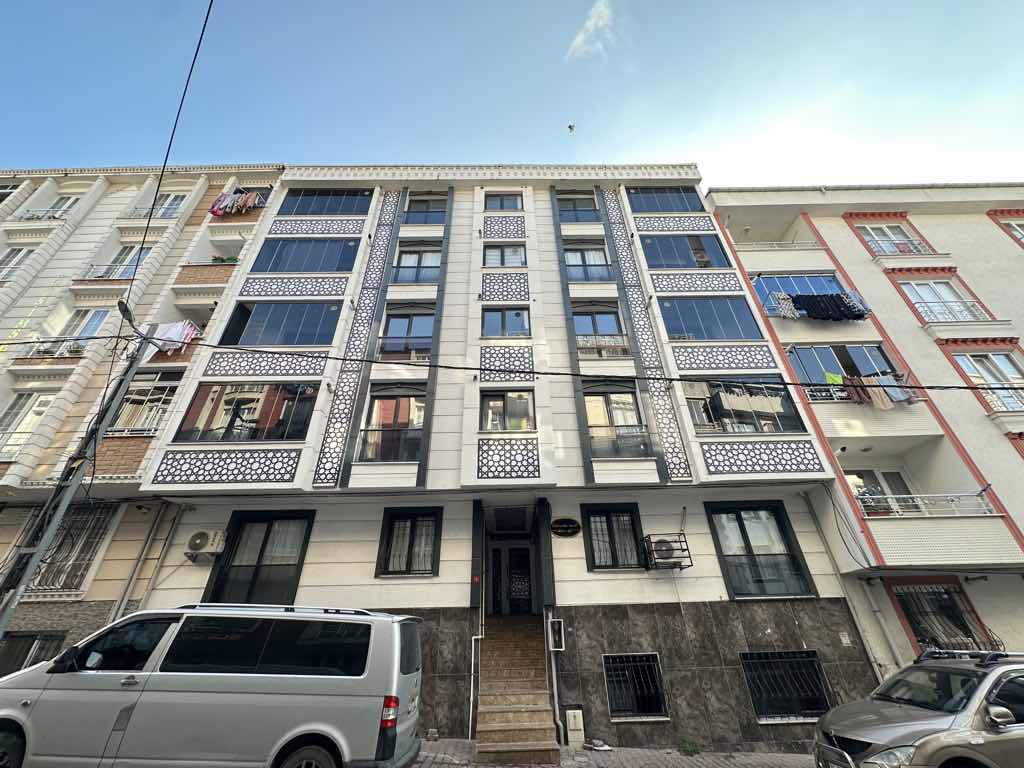 ÜÇEVLER MAHALLESİNDE KİRALIK 1+1 DAİRE