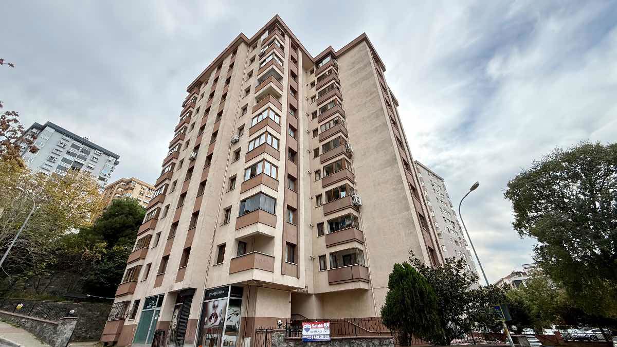 SAHRAYI CEDİTTE OTURUMA HAZIR BOŞ 3+1 SATILIK DAİRE