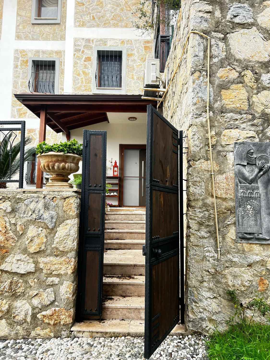 DATÇA'DA BAHÇELİ | YILLIK KİRALIK | EŞYALI 3+1 KİRALIK DAİRE