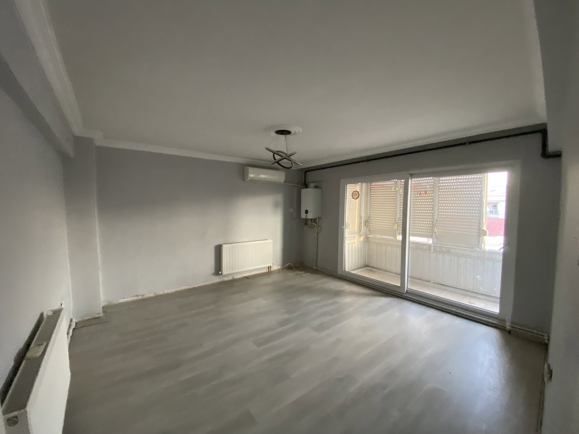 BUCA İNKILAP MAH ŞEHRIN KALBINDE SATILIK GENİŞ FERAH 2+1 DAİRE