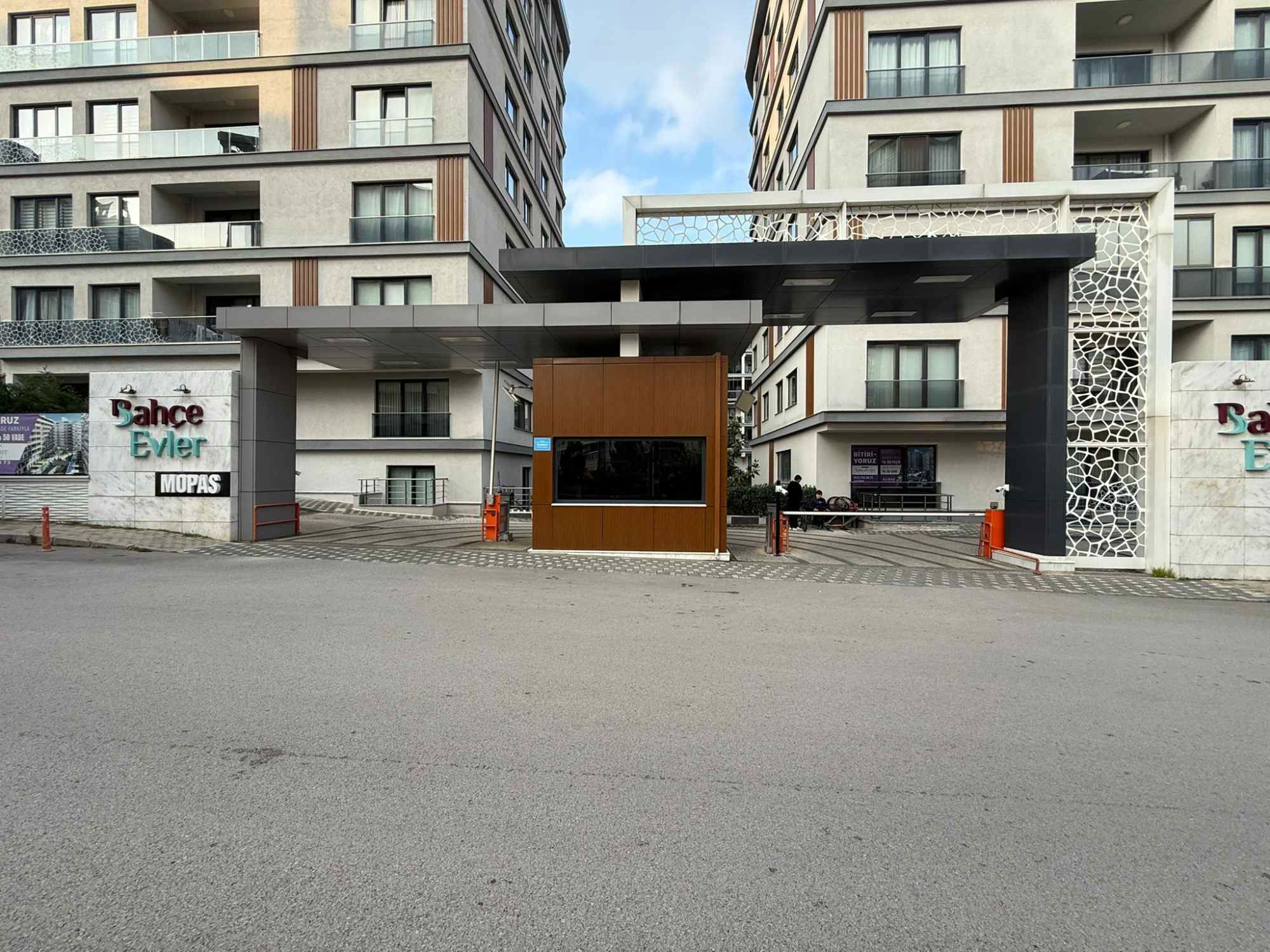 MOPAŞ BAHÇE EVLERDE SATILIK 3+1 GENİŞ BALKONLU DAİRE