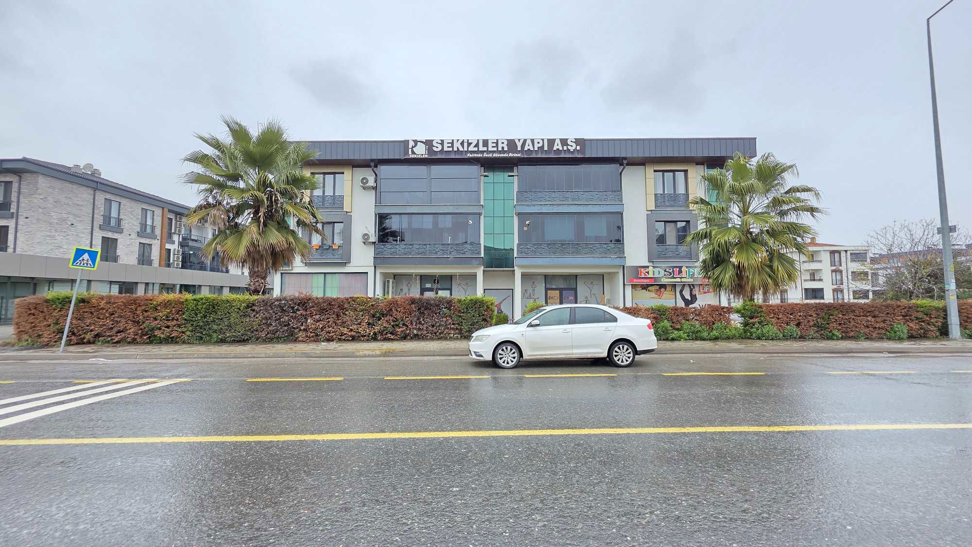 KÖPRÜBAŞINDA YERDEN ISITMALI, EMSALSİZ, HAVUZLU LÜKS DAİRE