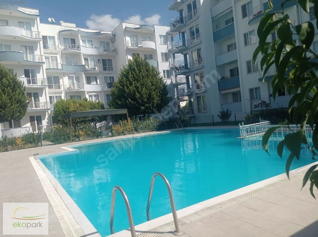ÇANAKKALE KEPEZ HAVUZLU SİTEDE ARAKAT KAPALI MUTFAK SATILIK 2+1