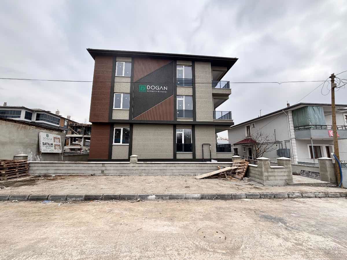 REMAX DEM'DEN DEMİRKENT MAHALLESİNDE ARA KAT 2+1 GENİŞ DAİRE