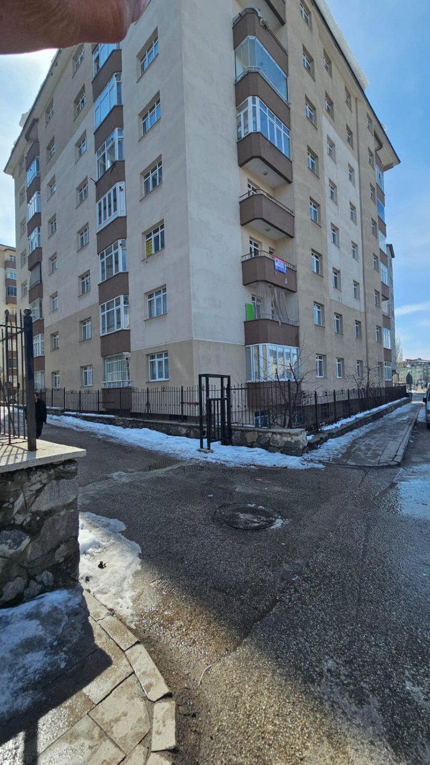REMAX İLKE'DEN ŞÜKRÜPAŞA'DA 3+1 SATILIK DAİRE