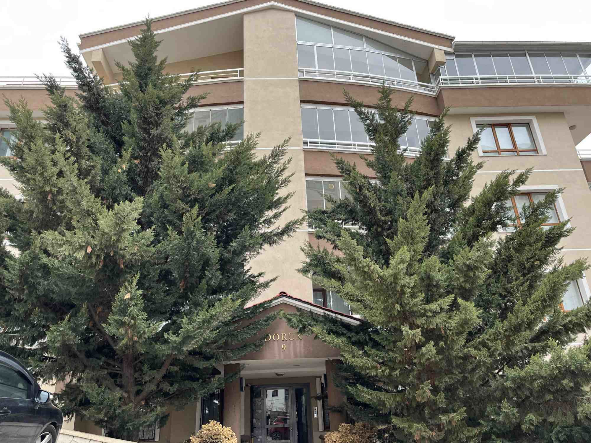 AKPINAR MAH. ODTÜ ORMANI KARŞISINDA DORUK APT. 3+1 EŞYALI KIRALIK