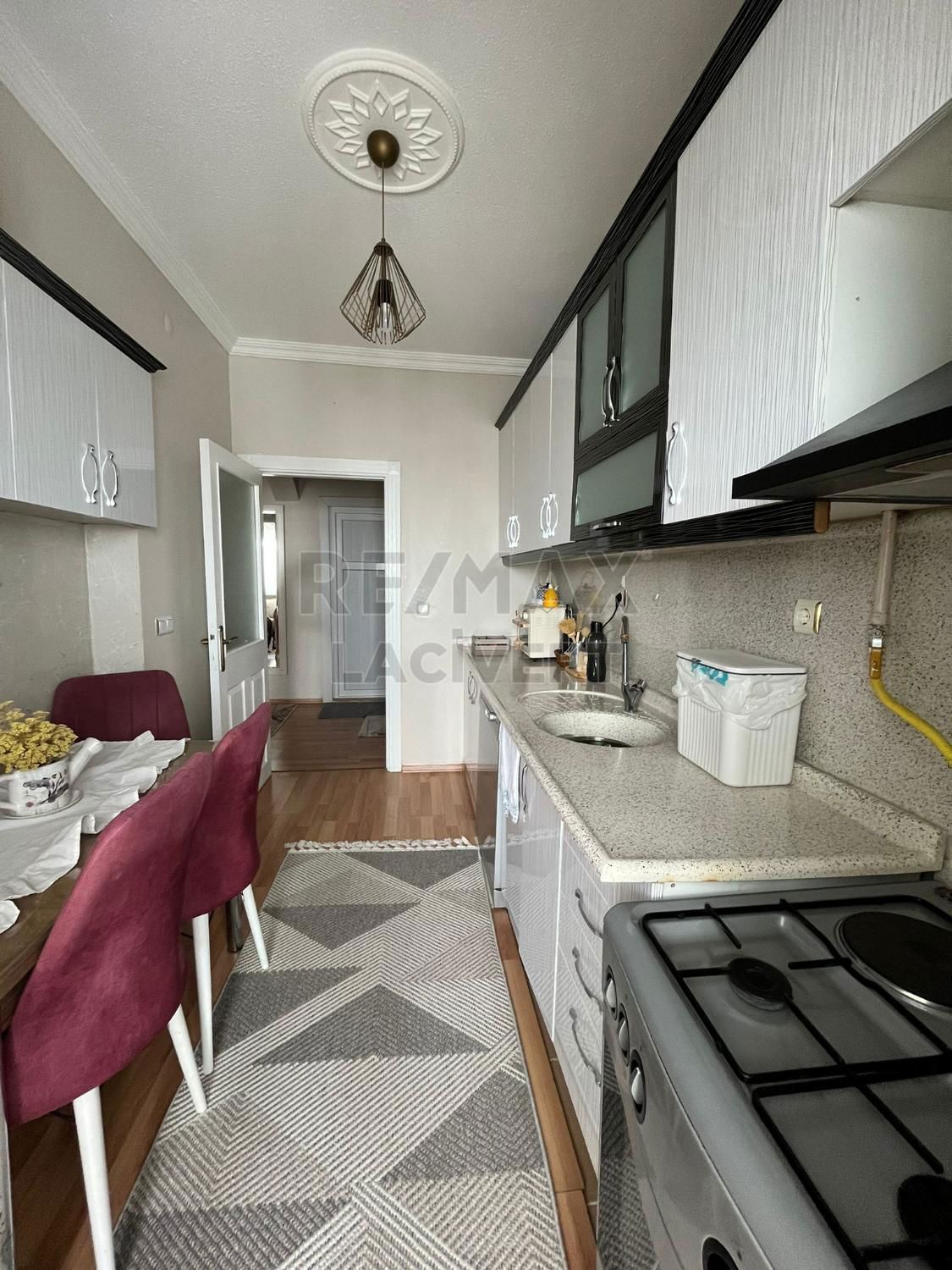 RE/MAX LACİVERT'TEN ÇAT YOLU TOKİLERDE SATILIK 2+1 DAİRE