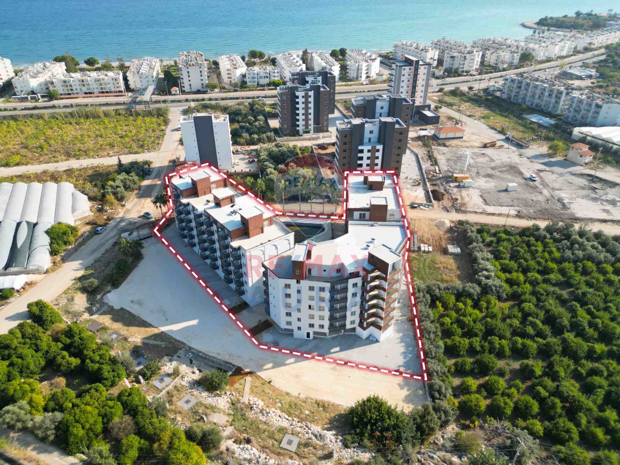 RE/MAX AURADAN ERDEMLİ LİMONLUDA SİTE İÇİ KİRALIK GENİŞ 2+1DAİRE