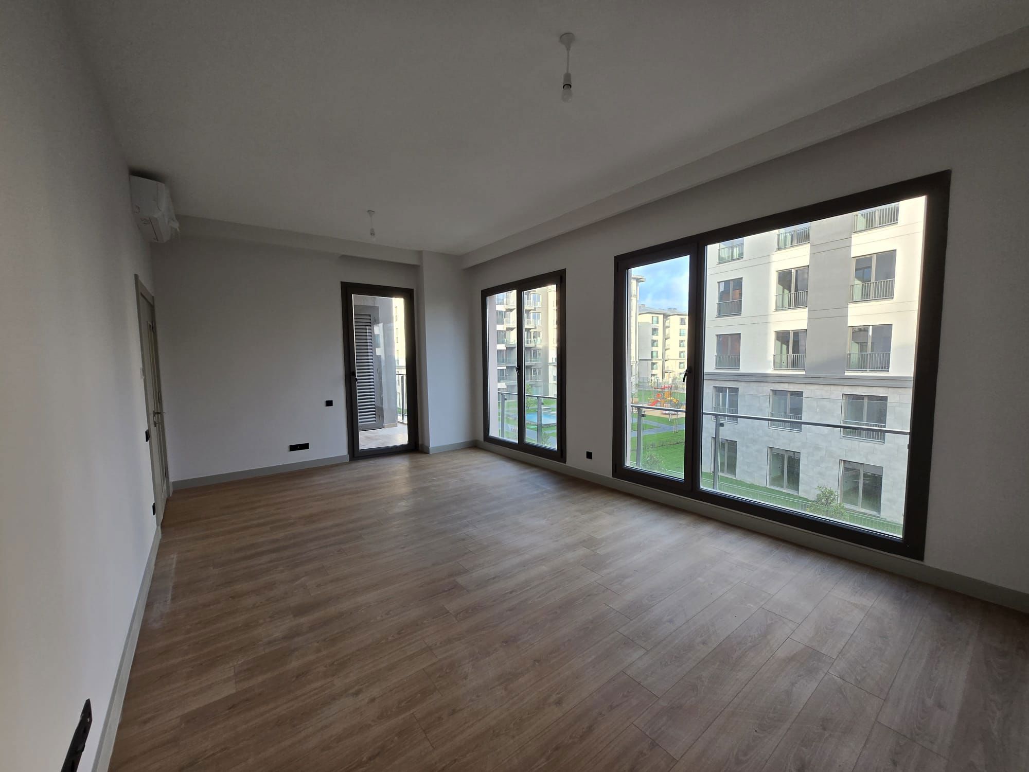 EMLAK KONUT ÇINARKÖY EVLERİ 2+1 80 M2 TERAS TAHSİSLİ ÖZEL DAİRE