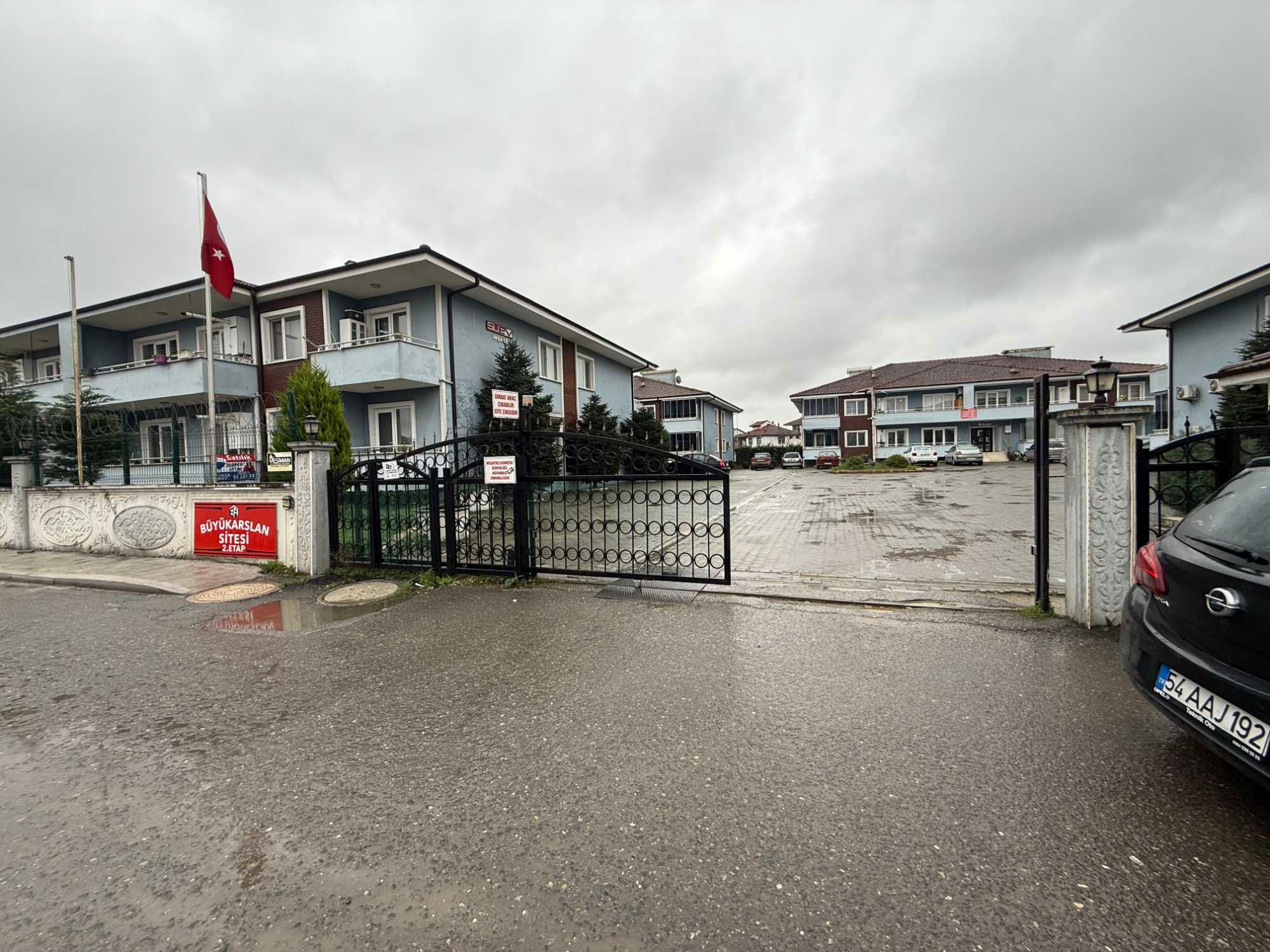 SAKARYA SERDİVAN KÖPRÜBAŞI MAH BÜYÜKARSLAN SİTESİ 3+1 GÜVENLİKLİ SATILIK DAİRE