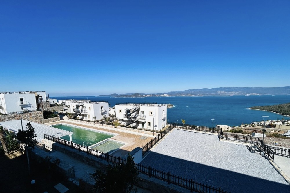 MUĞLA FABAY ADABÜKÜ EVLERİ’NDE  2+1 SATILIK BAHÇE DUBLEKSİ DENİZ MANZARALI