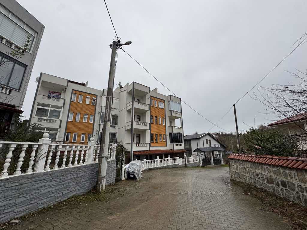 REMAX SOFT’TAN AKÇAKOCA’DA SATILIK FULL EŞYALI DUBLEKS DAİRE