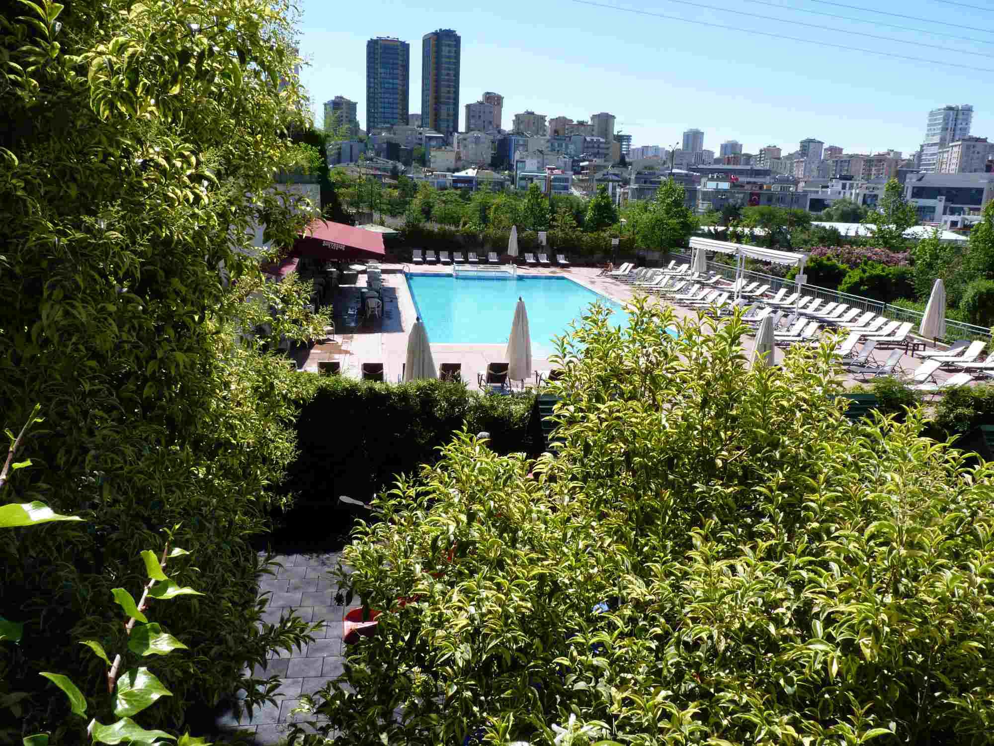 ATAŞEHIR AĞAOĞLU EBEVEYNLI TADILATLI 129M2 SATILIK 2+1 ŞIK DAIRE