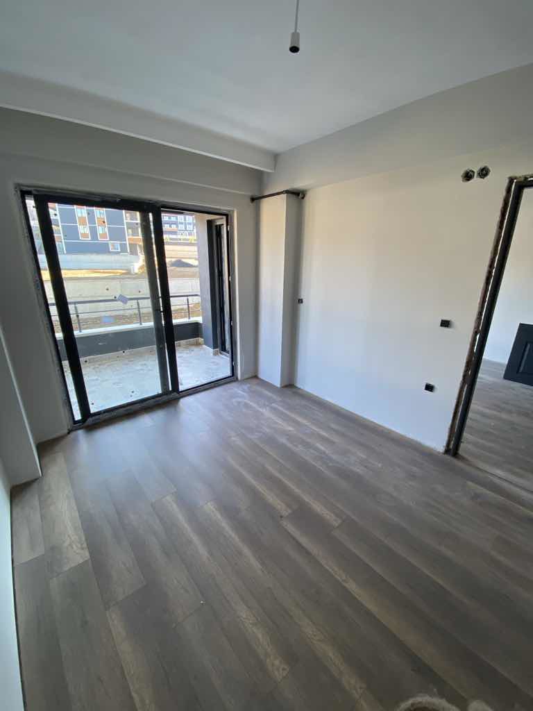 ATAKUM’DA HAVUZLU SİTE’DE TAKASA UYGUN 1+1 DAİRE-REMAX EZGİ KANSIZ