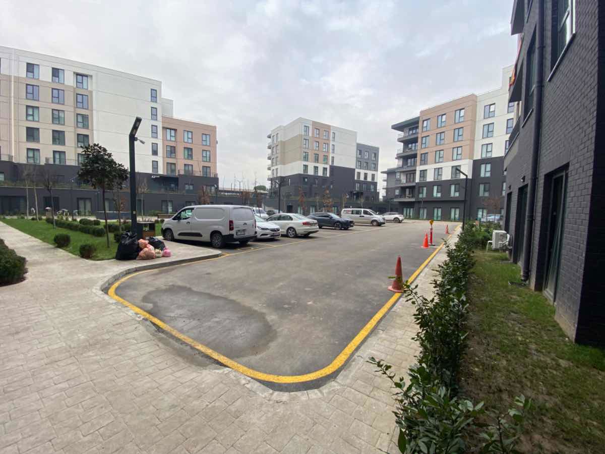 REMAX YAZ'DAN EMLAK KONUT SİTESİNDE BAHÇE KATI 3+1 SATILIK DAİRE