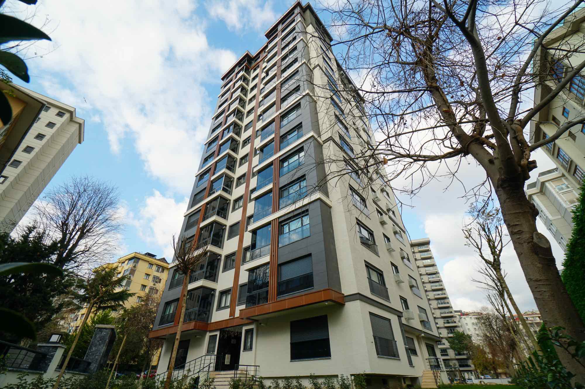 SUADİYE SINIRI METRO YANIBAŞINDA FIRSAT SATILIK 3+1 DAİRE