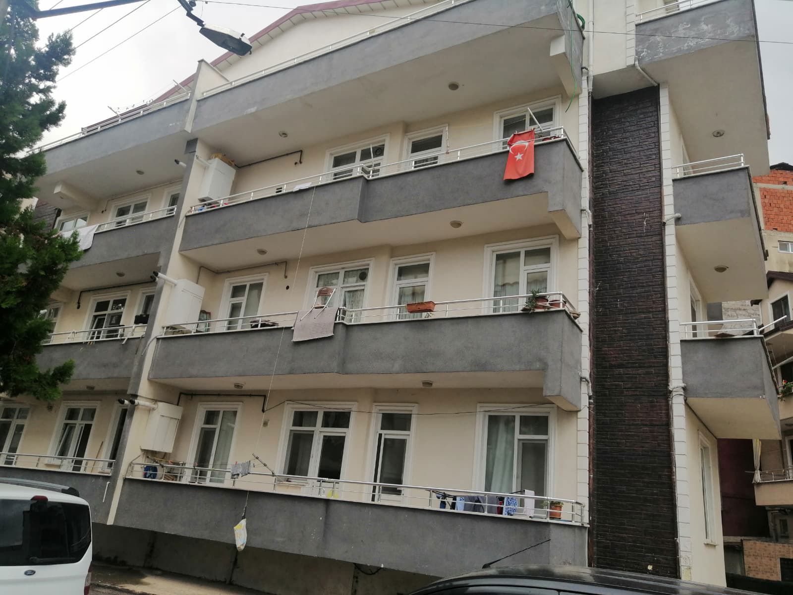 ÇARŞI İÇİNDE VE GÜRÜLTÜDEN UZAK HARİKA DAİREMİZ SATILIKTIR