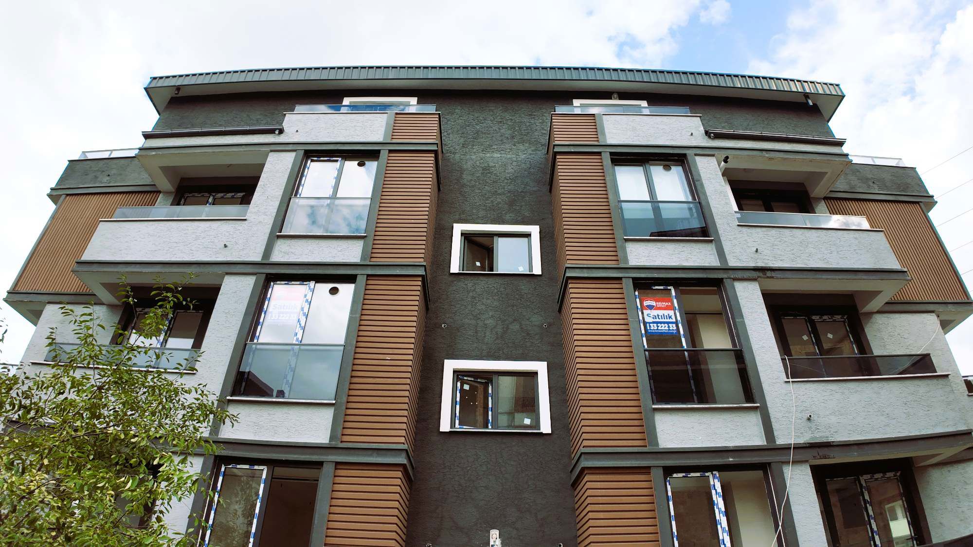 BAŞİSKELE YEŞİLYURT'TA-SIFIR-2+1-ARA KAT-YERDEN ISITMA-3 BALKON
