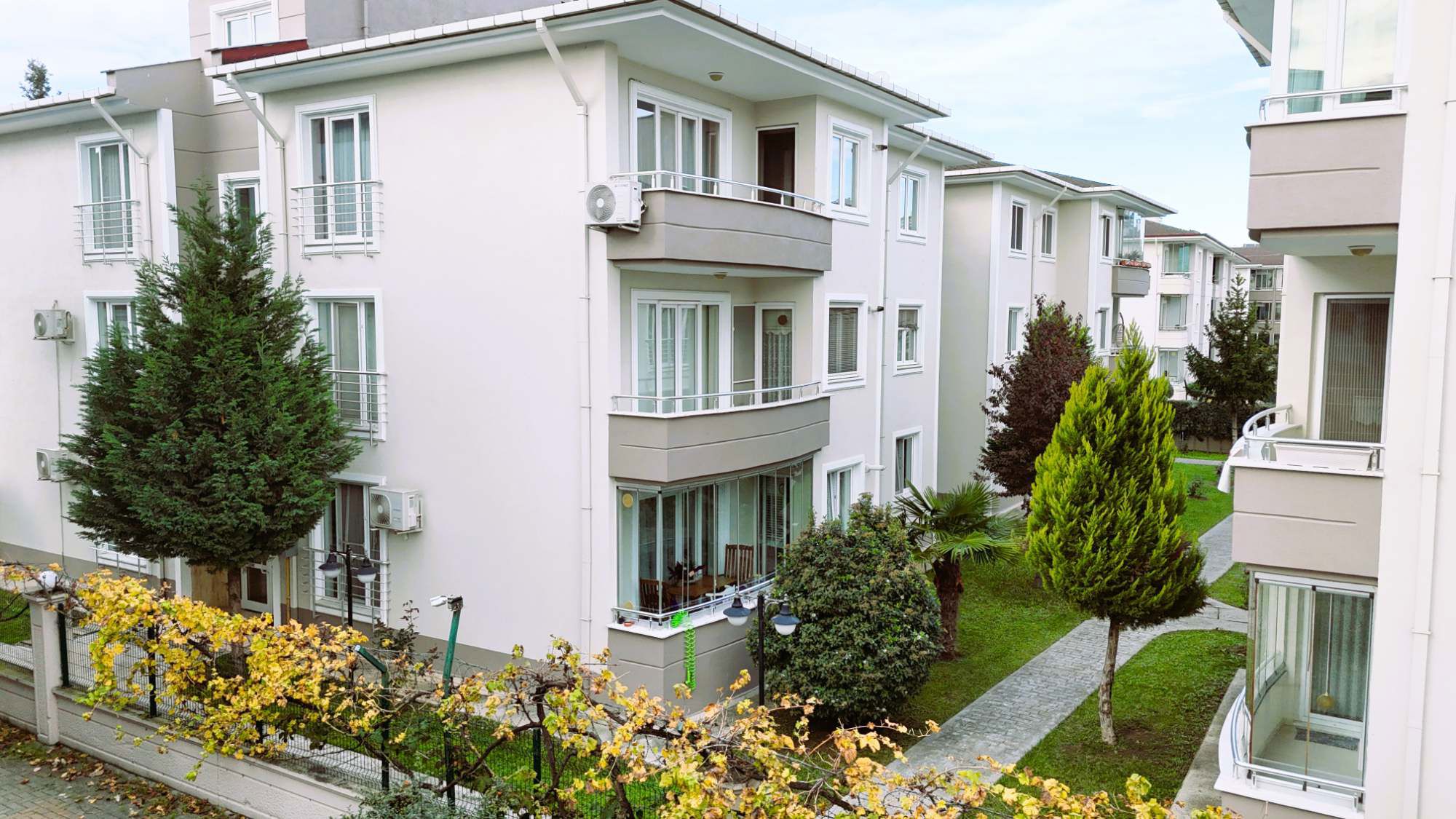 YAHYA KAPTAN ARMADA 4 SİTESİ 3+1 SATILIK DAİRE