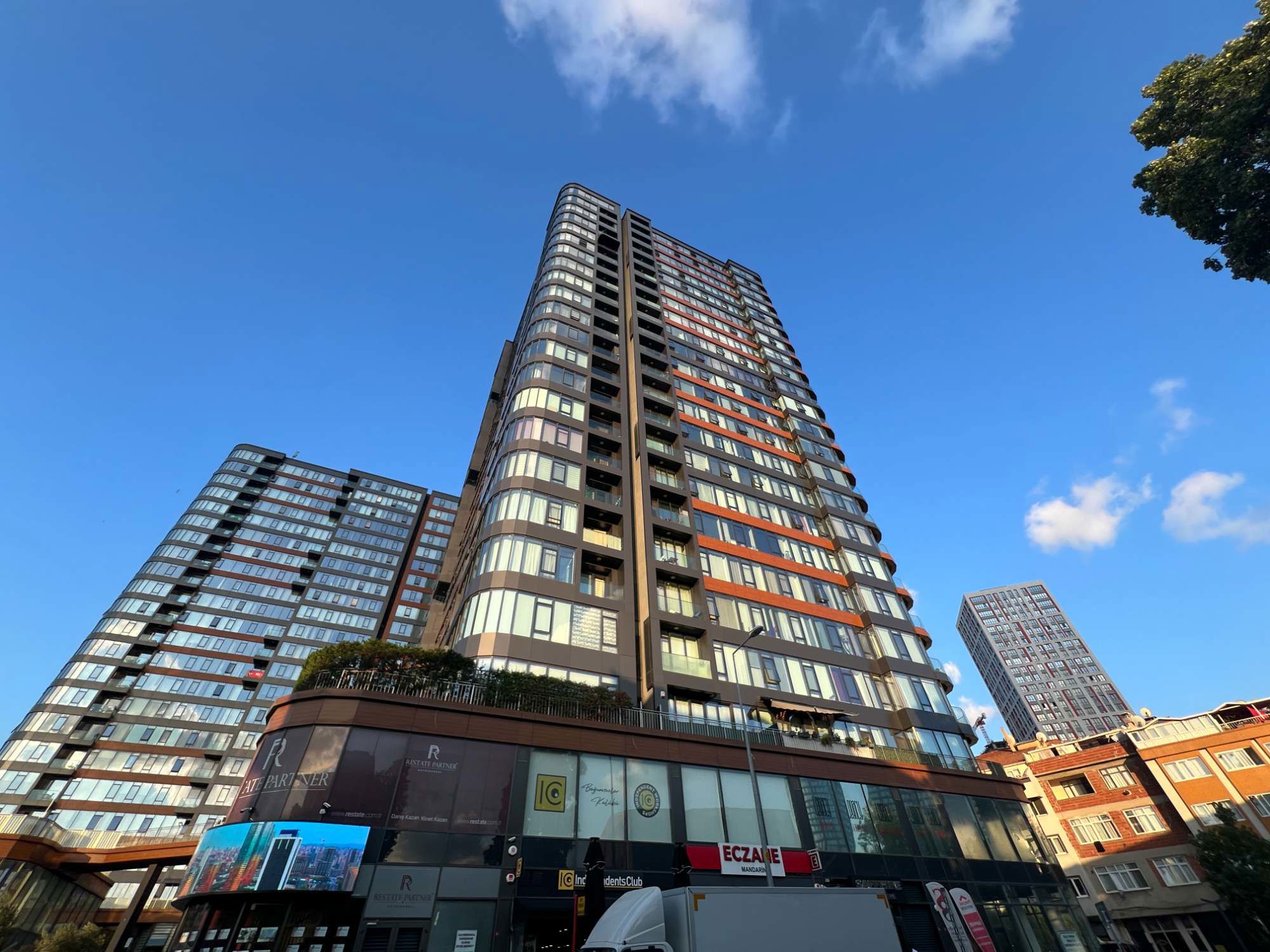 THE MANDARINS ACIBADEM BALKONLU EŞYALI 134 M² 2+1 KIRALIK DAIRE