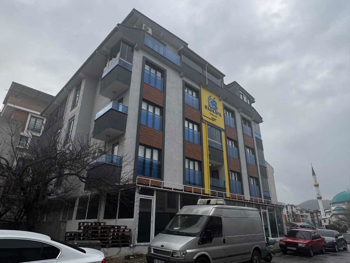 ️ KARESİ 1. SAKARYA'DA GENİŞ 143 M² NET, KİRALIK 4+1 ARA KAT TADINDA