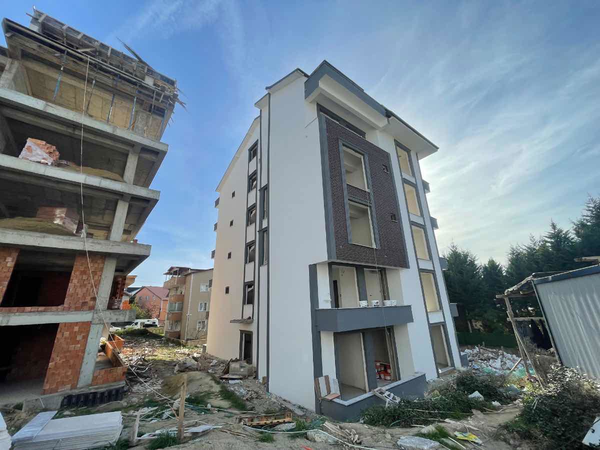 KURUÇEŞME HATİPKÖY MAH. SİTE İÇİNDE SATILIK 3+1 BAHÇE DUBLEKS