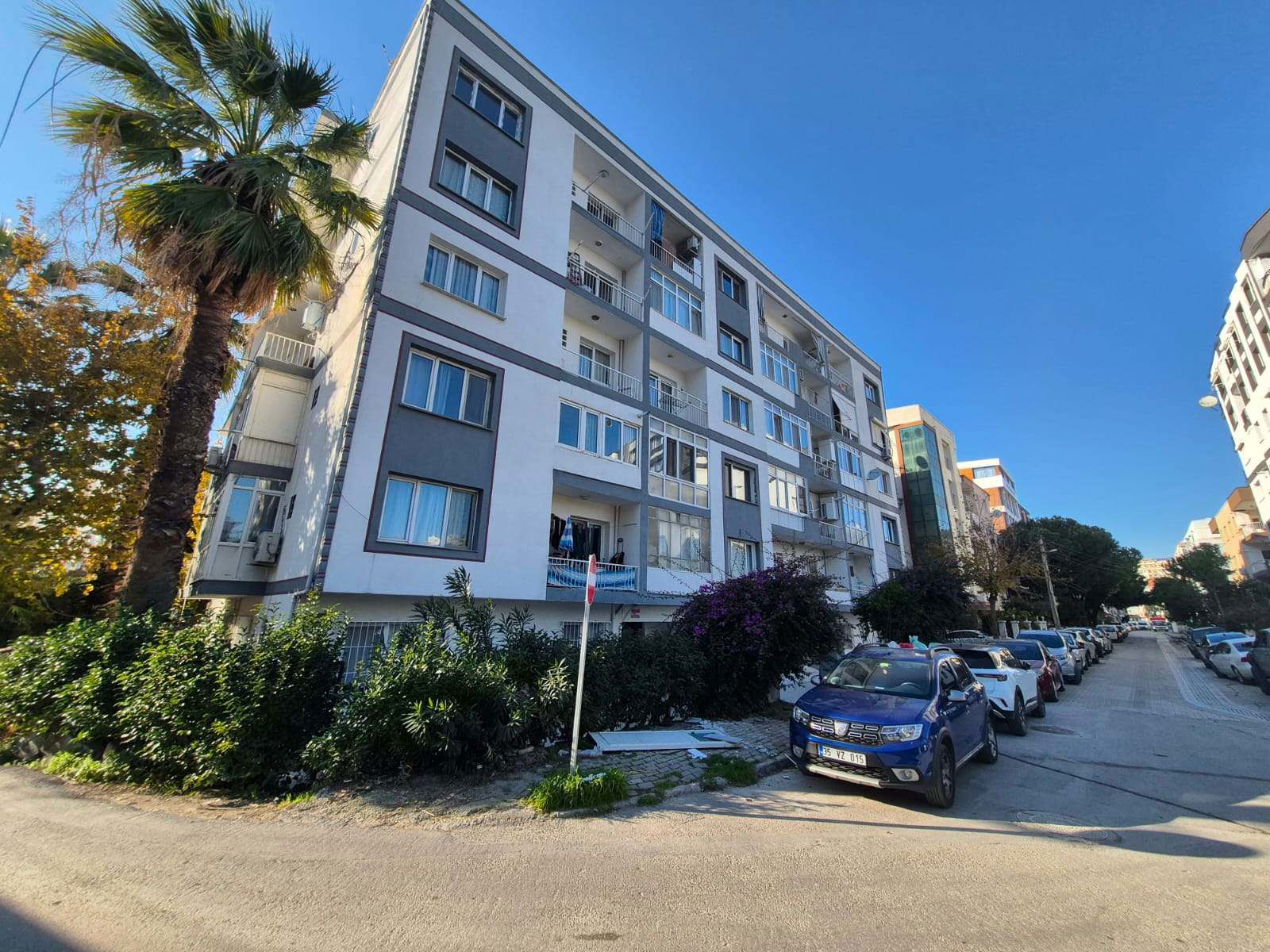 4 BAHÇELIEVLER’DE 2+1 SATILIK DAIRE
