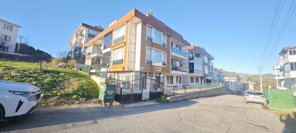 KOCATEPE MAH. AYYILDIZ SİTESİNDE ZEMİN KAT 3+1 KİRALIK DAİRE