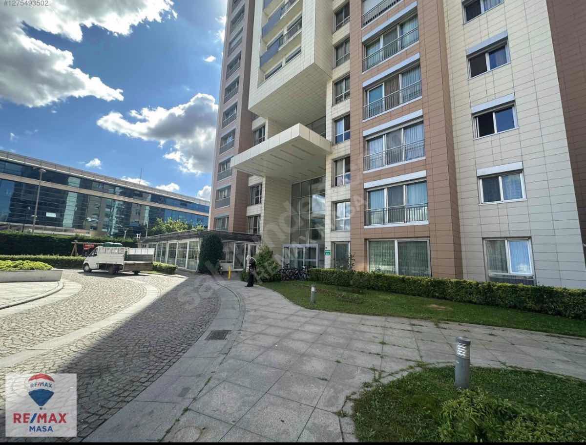 REMAX MASA'DAN YEŞIL VADI KONAKLARINDA SATILIK 1+1 BOŞ DAIRE