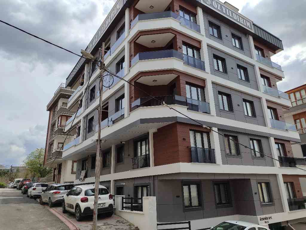 ÇEKMEKÖY MERKEZ MH 2+1 KİRALIK DAİRE