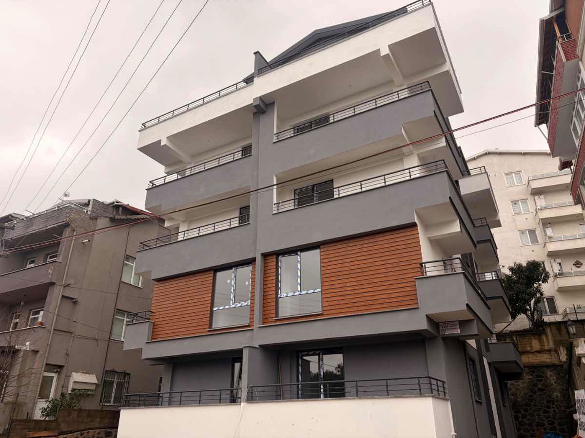GÖLCÜK ŞEHİTLER MAH.'DE DENİZ MANZARALI 2+1 ARAKAT SATILIK DAİRE