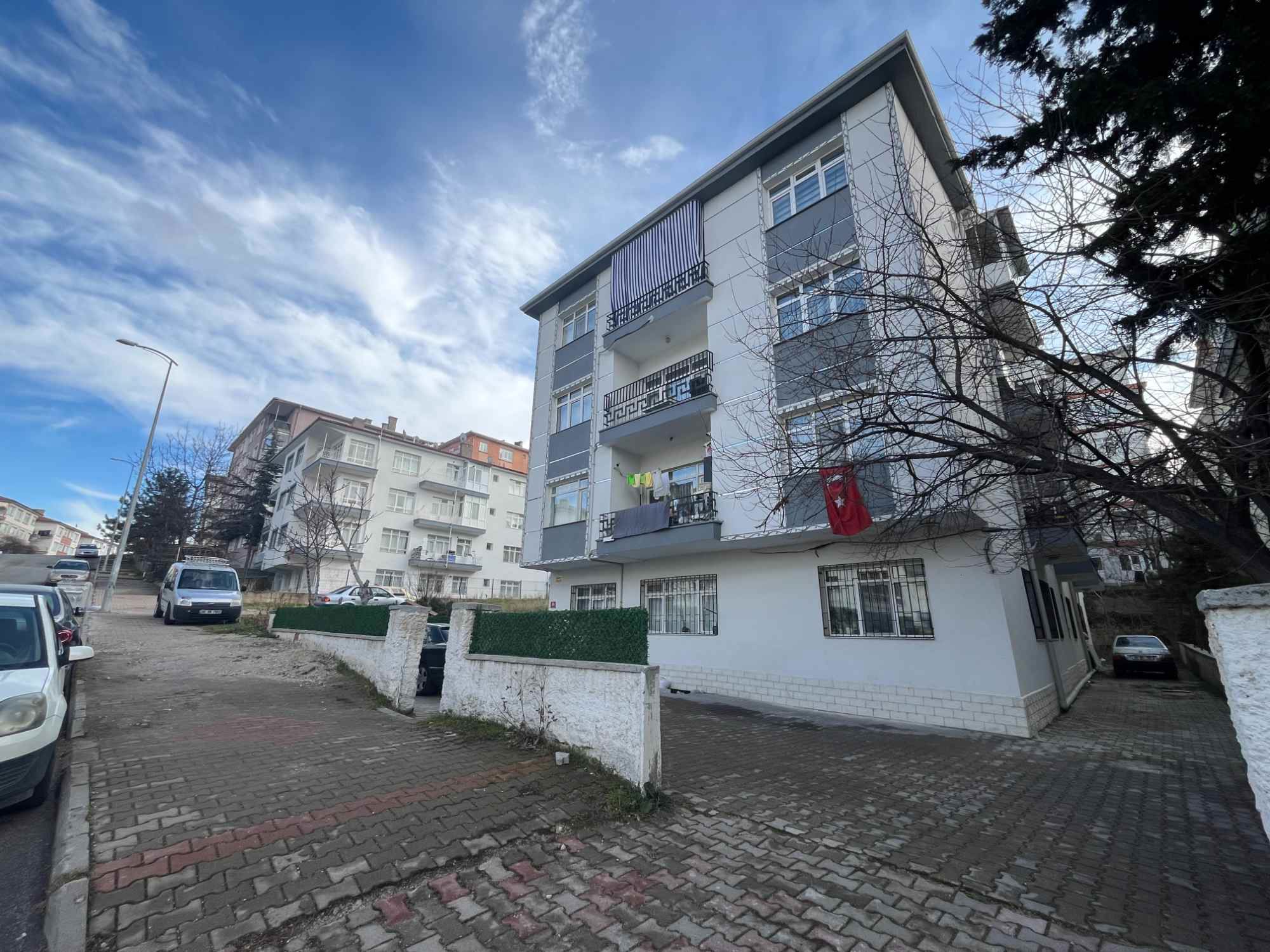 ABİDİNPAŞA LİMONLU SOKAK'TA KİRALIK 3+1 DAİRE