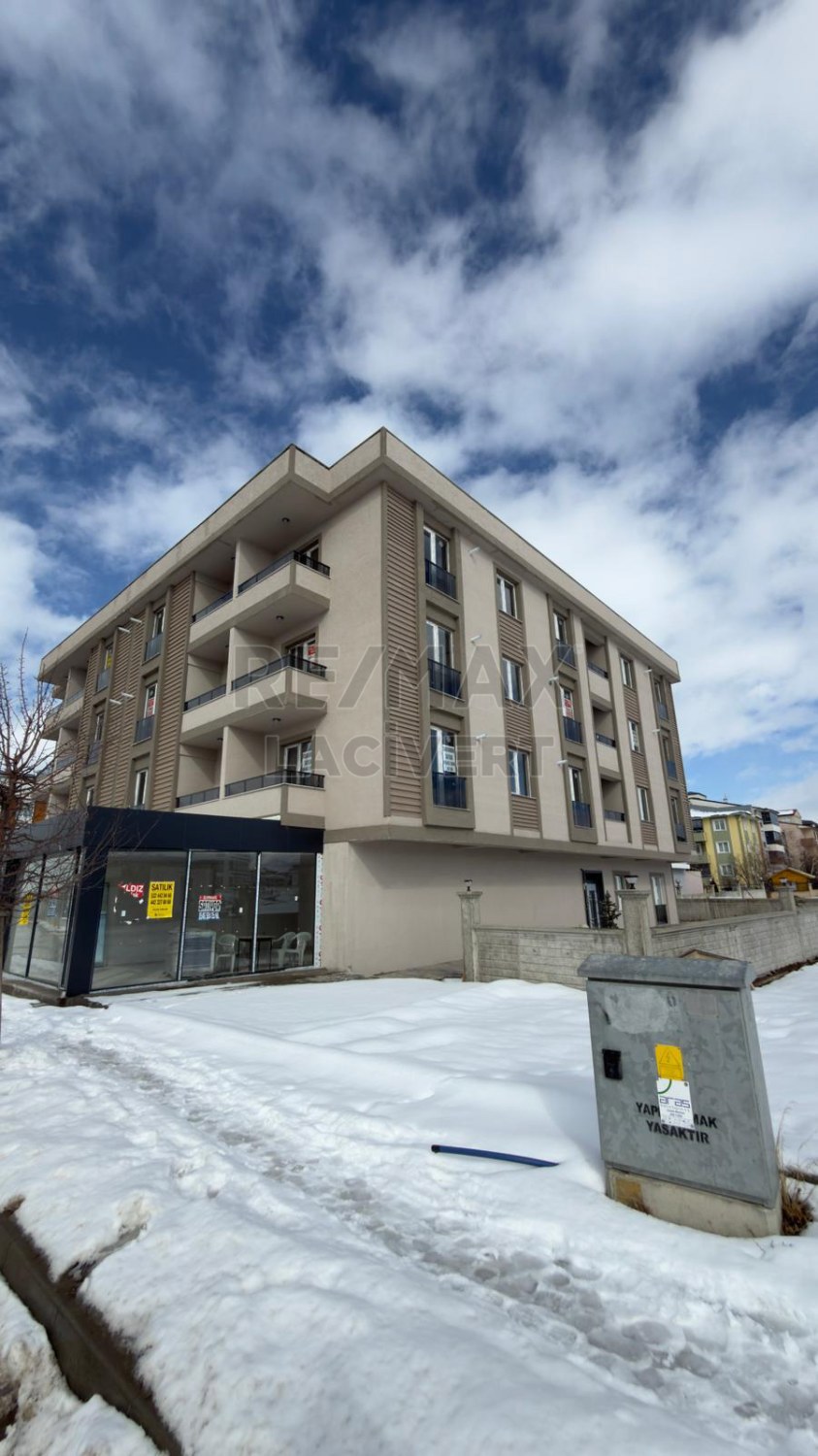 RE/MAX LACİVERT'TEN DADAŞKENT'TE SATILIK 1+1 DAİRE
