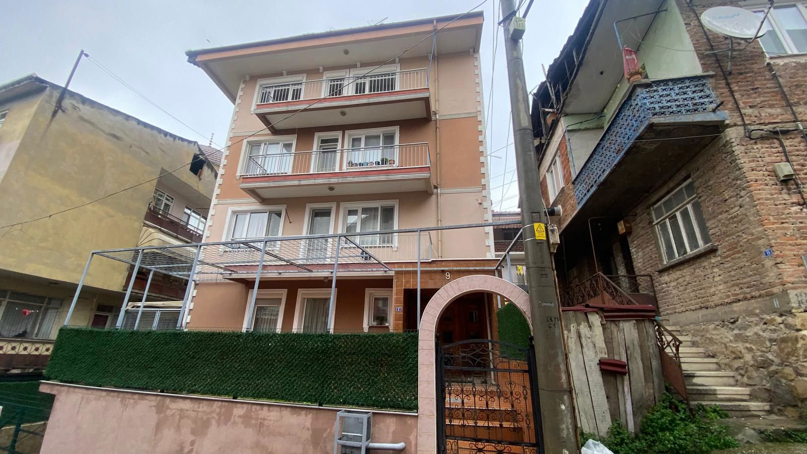 İZMİT BEKİRDERE TRAMVAY MEVKİİ KİRALIK 2+1 ARAKAT DAİRE