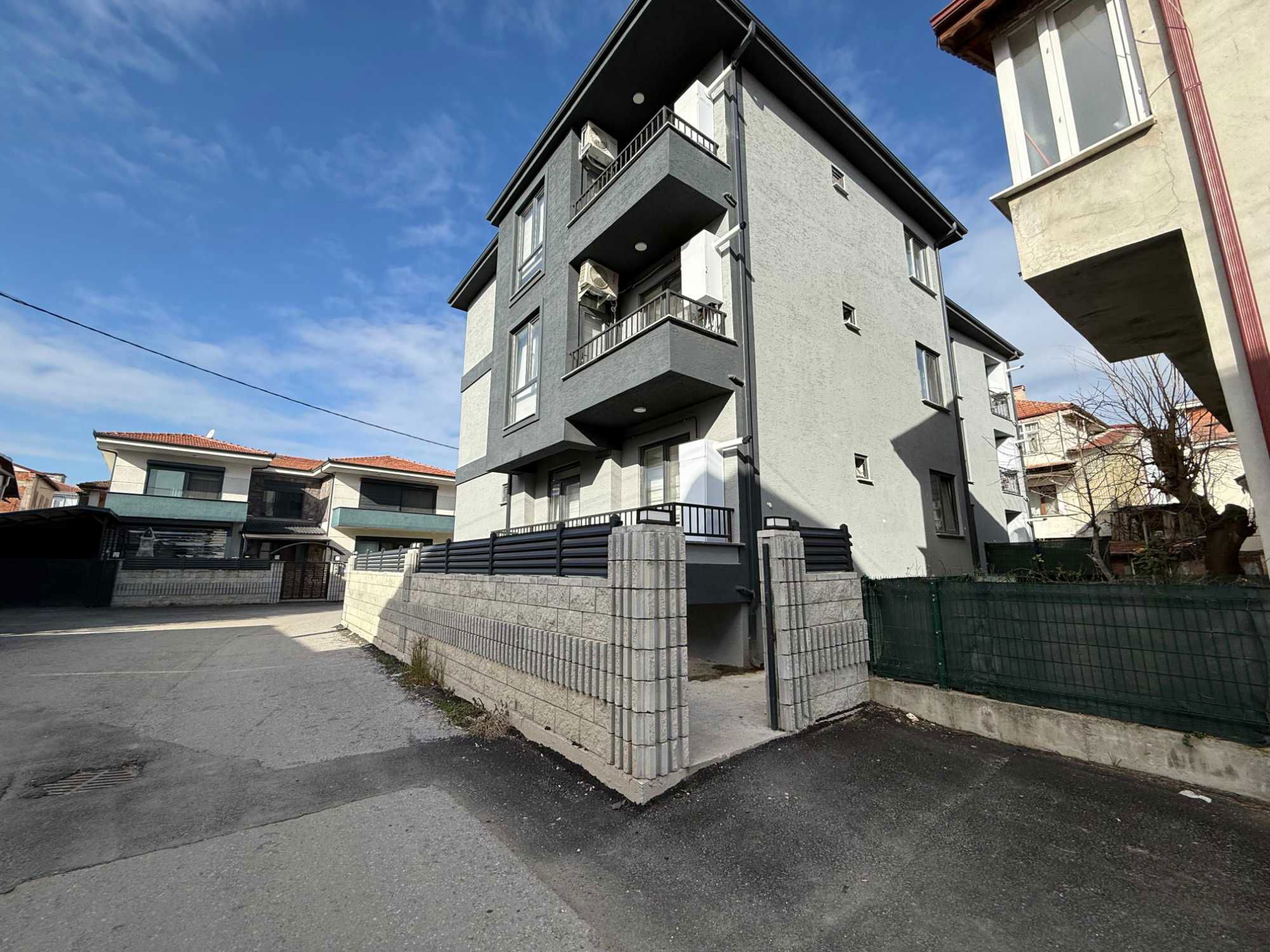 ADAPAZARI ŞEKER MAHALLEDE KİRALIK DAİRE REMAX DESİGN