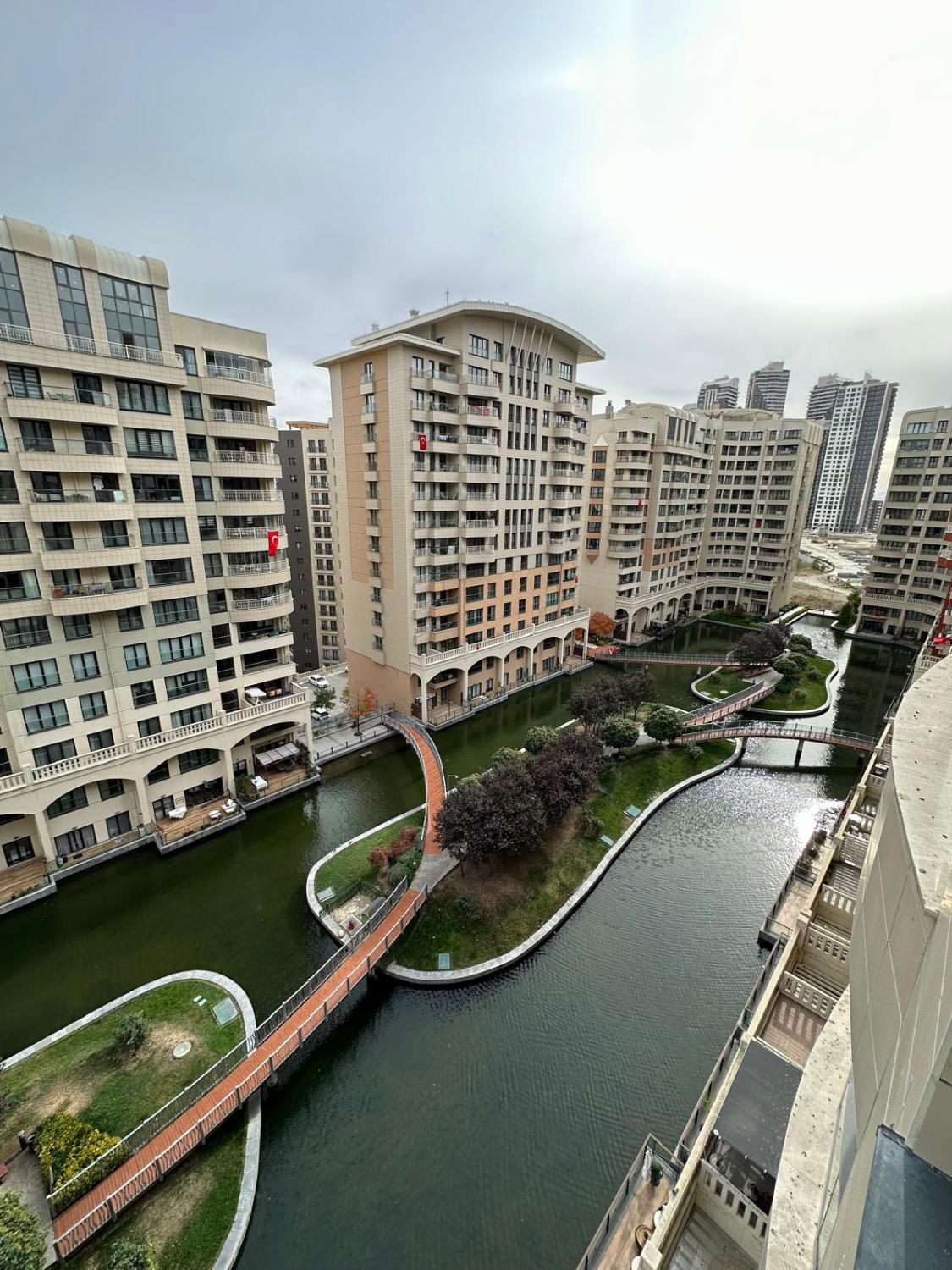 ALTINORAN SİNPAŞ GÖL EVLERİNDE 2+1 BAHÇE KATI SATILIK DAİRE
