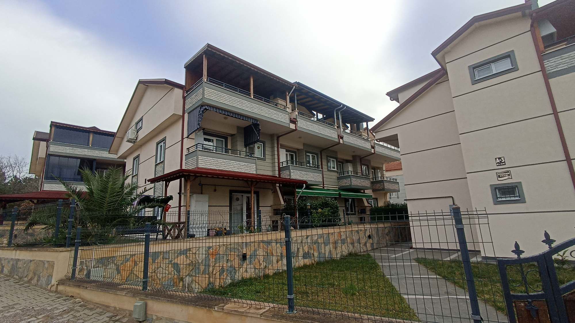 KOCAELİ KANDIRA CEBECI’DE SITE İÇINDE 2+1 YAZLIK  / KLIMALI / BARBEKÜLÜ