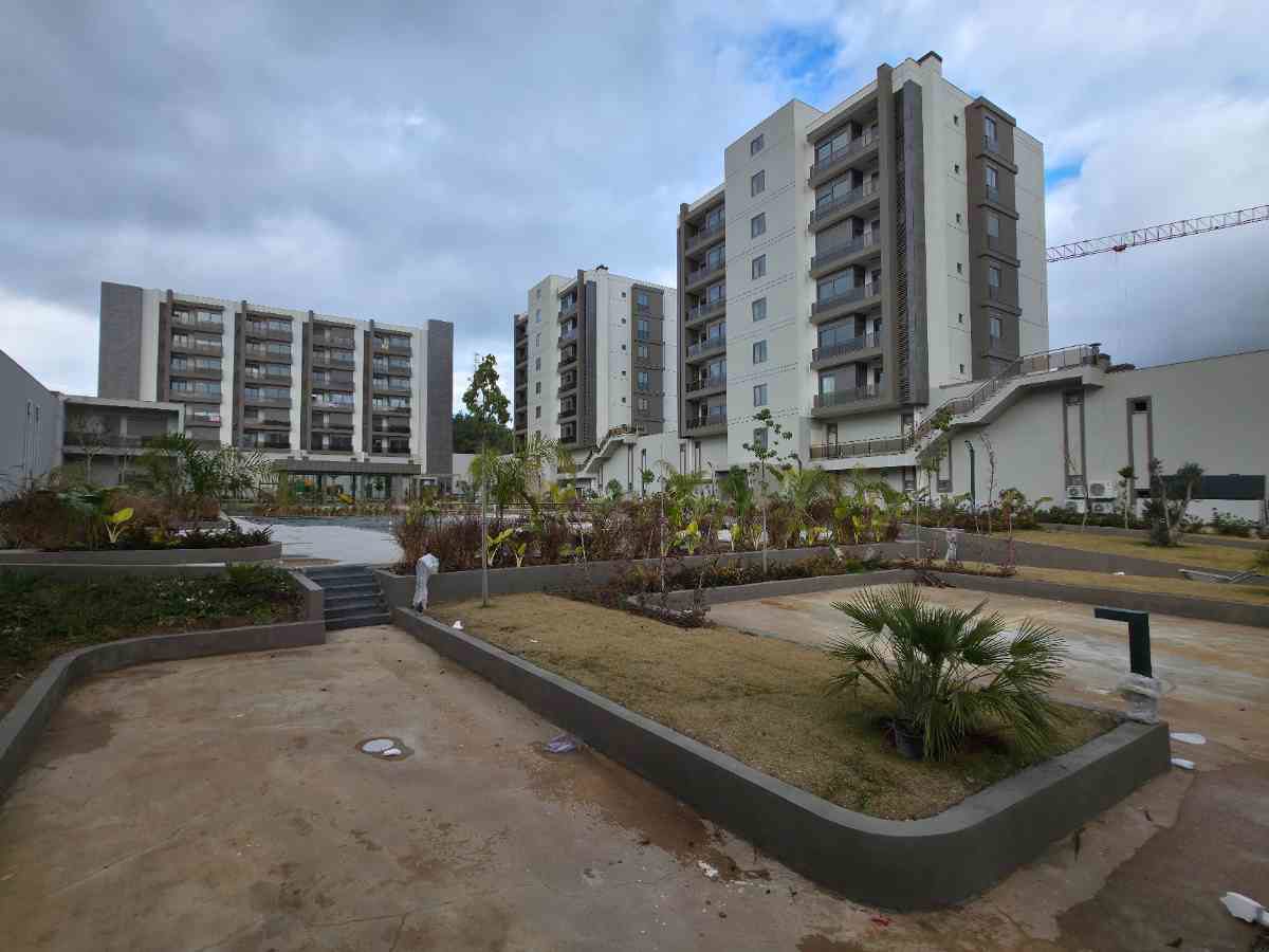 ŞEHIR HASTANESI KARŞISI | İSKANLI | DENIZ MANZARALI | LÜKS SITE İÇI SATILIK DAIRE