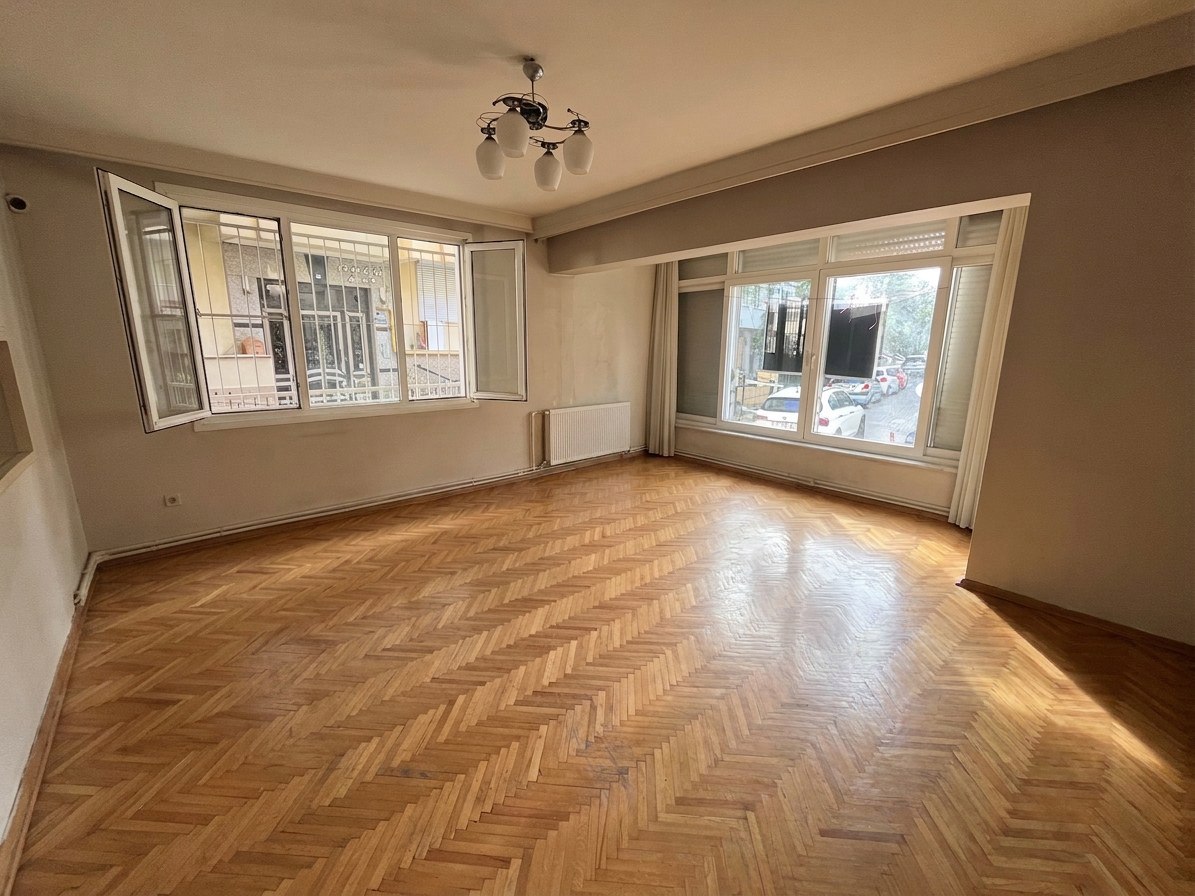 KARŞIYAKA SAHİL'E 100 METRE SATILIK DAİRE