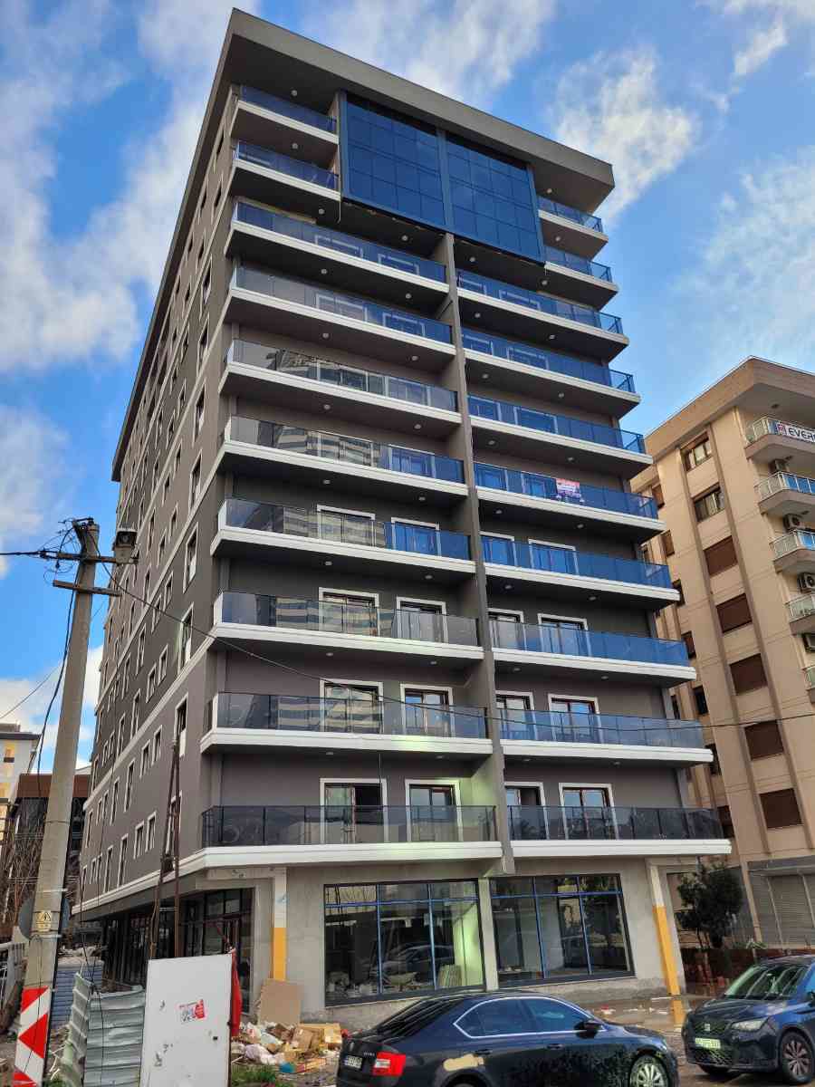 CANLI YAŞAMIN MERKEZİ BAYRAKLI MANSUROĞLU'NDA SATILIK 3+1 DAİRE