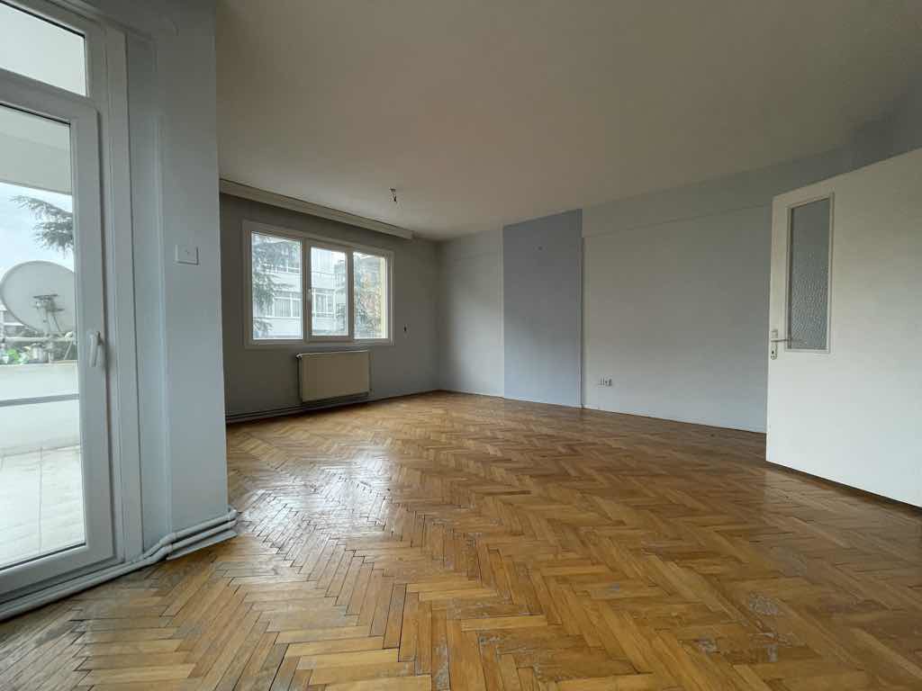 MALTEPE KÜÇÜKYALI’DA | 3+1 | 135 M² | OTOPARKLI |