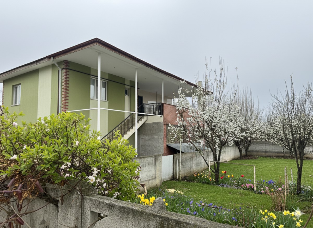 REMAX DEM/DEN KAVAKYOLU MAH. BAHÇELİ 3+1 SATILIK DAİRE