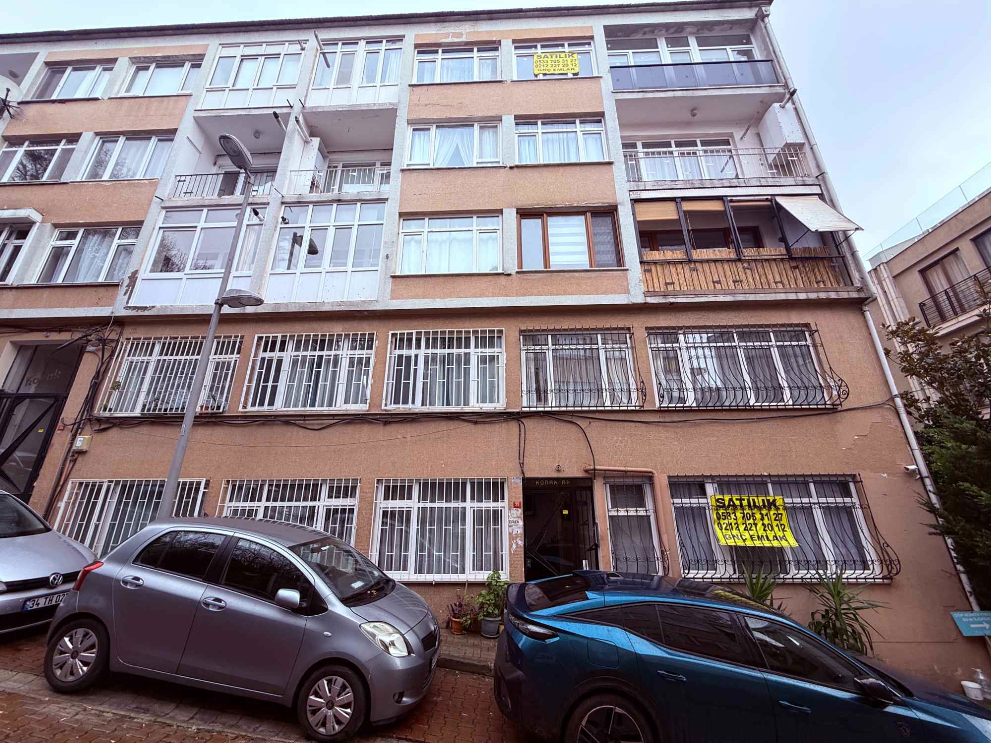 BEŞIKTAŞ’IN KALBINDE, ESKI KONAK SOKAK’TA SATILIK FIRSAT DAİRE